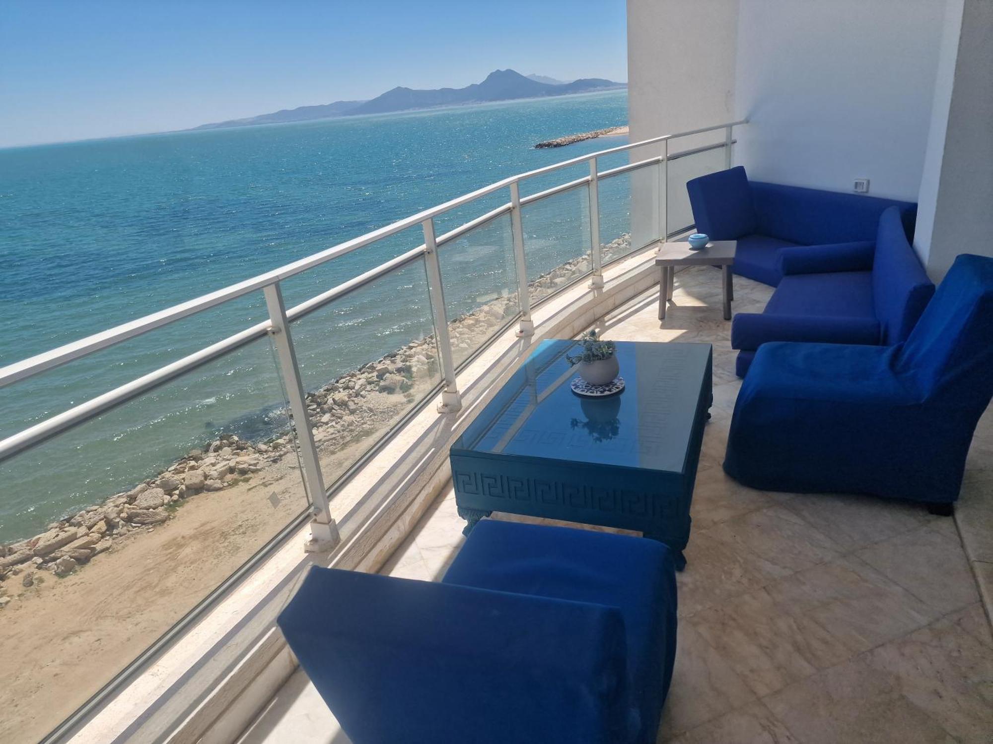 La Perle Bleue Apartment Ла Гулет Екстериор снимка