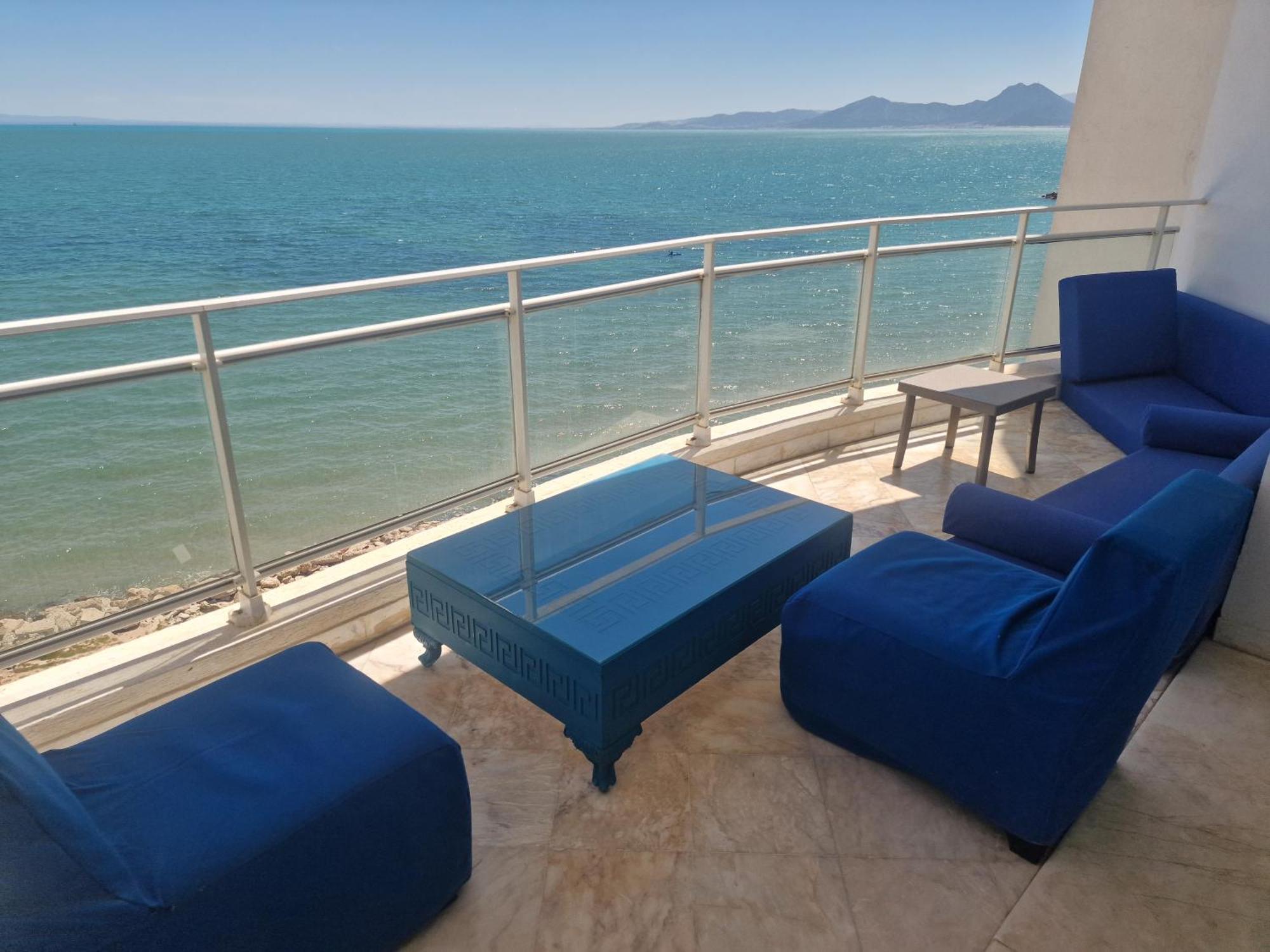 La Perle Bleue Apartment Ла Гулет Екстериор снимка